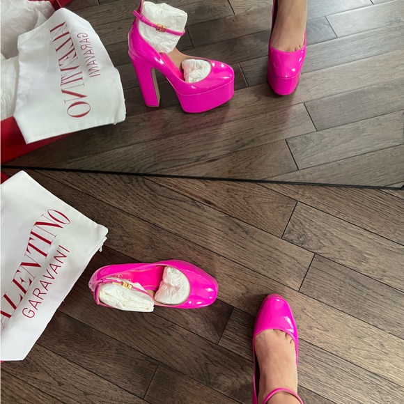 Valentino Garavani Tan-Go pumps - Picture 9 of 10